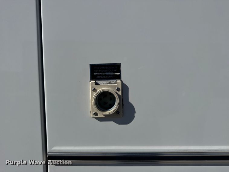 image for item EU6283 2001 Ford E450 Super Duty ambulance