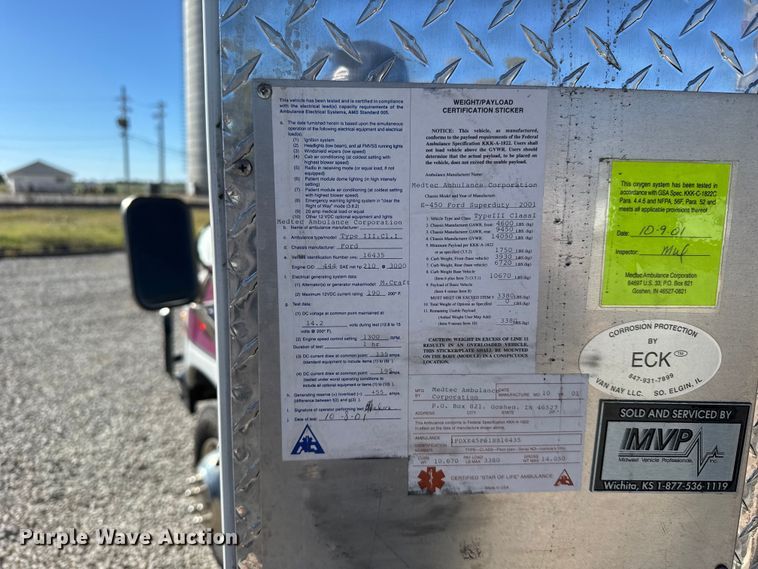 image for item EU6283 2001 Ford E450 Super Duty ambulance