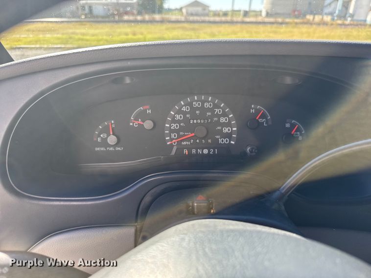 image for item EU6283 2001 Ford E450 Super Duty ambulance