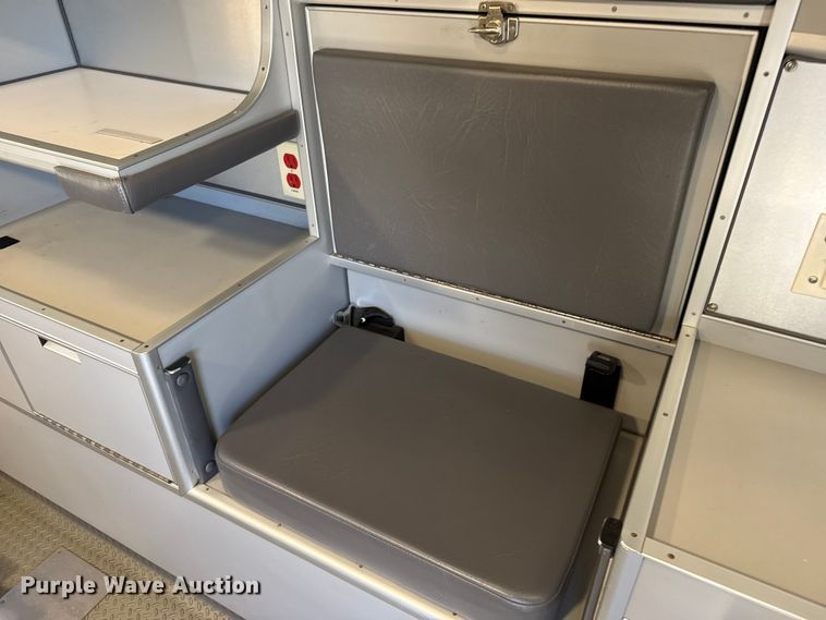 image for item EU6283 2001 Ford E450 Super Duty ambulance