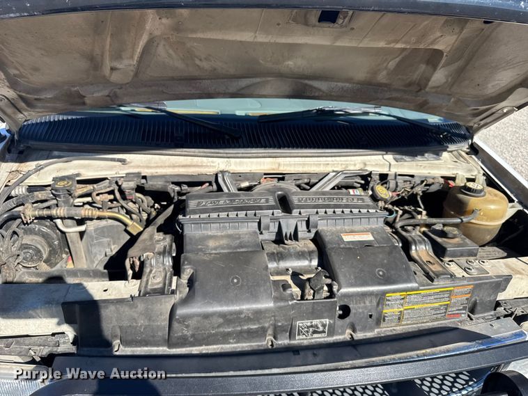 image for item EU6283 2001 Ford E450 Super Duty ambulance