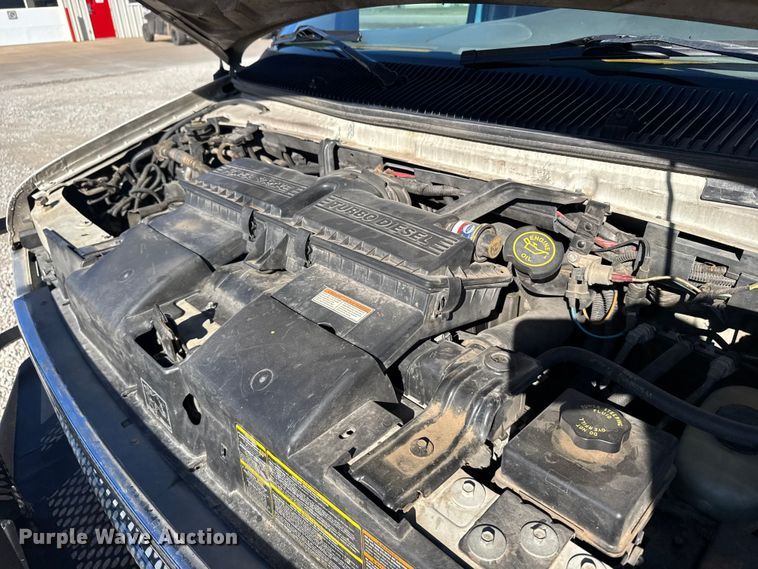 image for item EU6283 2001 Ford E450 Super Duty ambulance