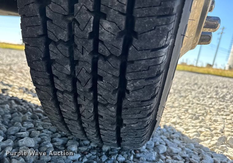 image for item EU6283 2001 Ford E450 Super Duty ambulance