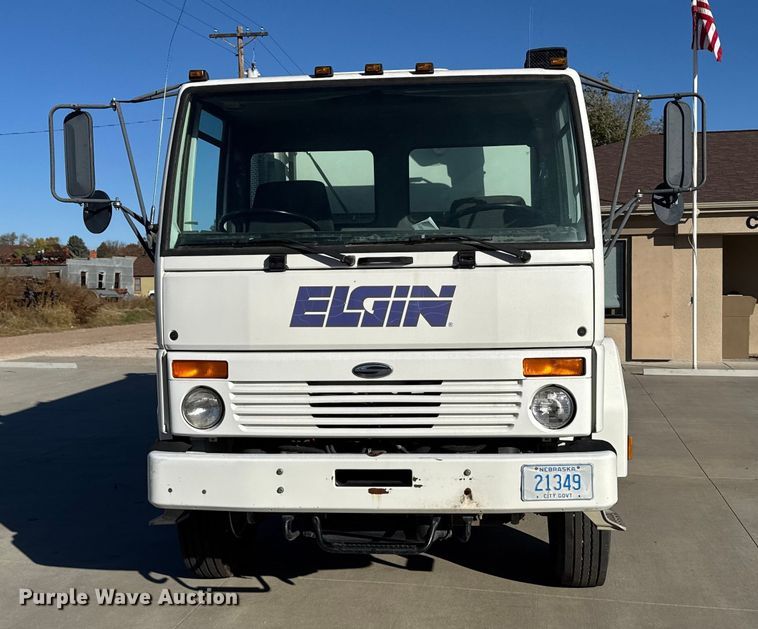 image for item EU6286 2000 Elgin Whirlwind street sweeper truck