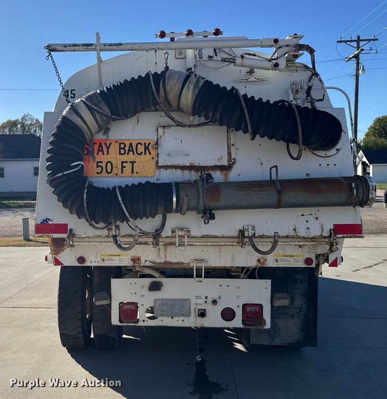 image for item EU6286 2000 Elgin Whirlwind street sweeper truck