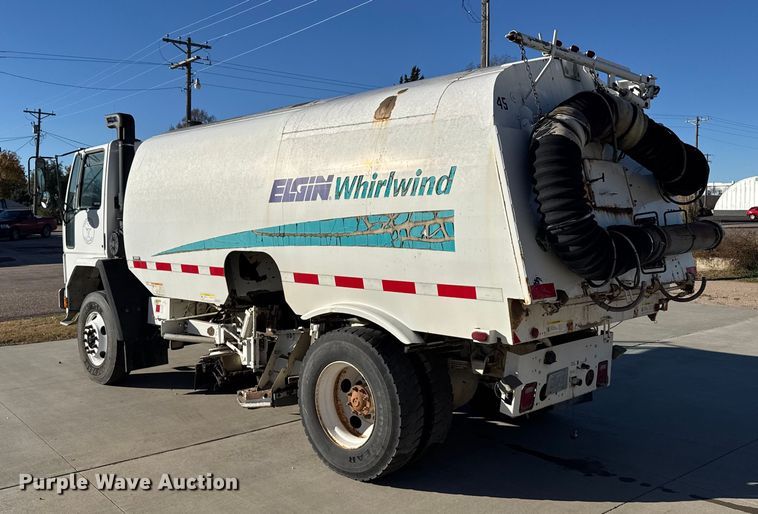 image for item EU6286 2000 Elgin Whirlwind street sweeper truck