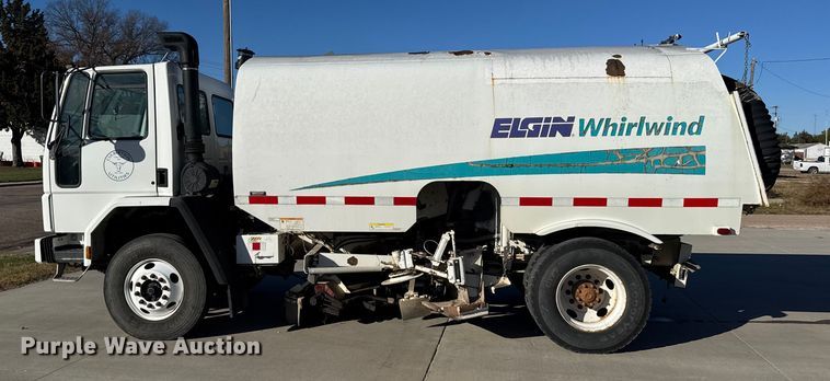 image for item EU6286 2000 Elgin Whirlwind street sweeper truck