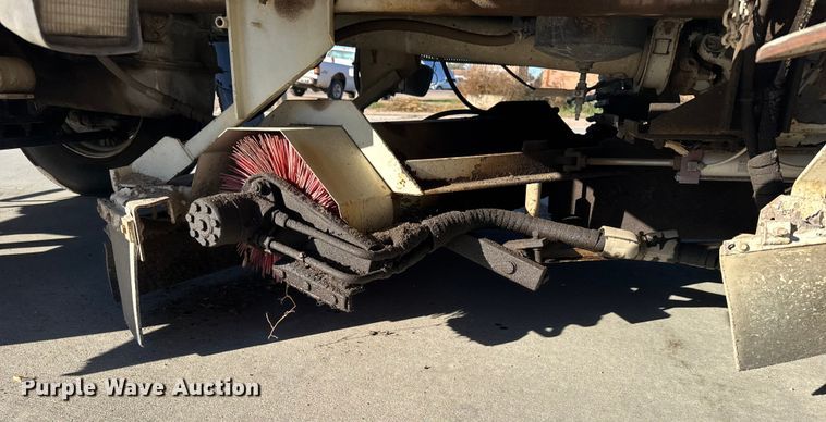 image for item EU6286 2000 Elgin Whirlwind street sweeper truck