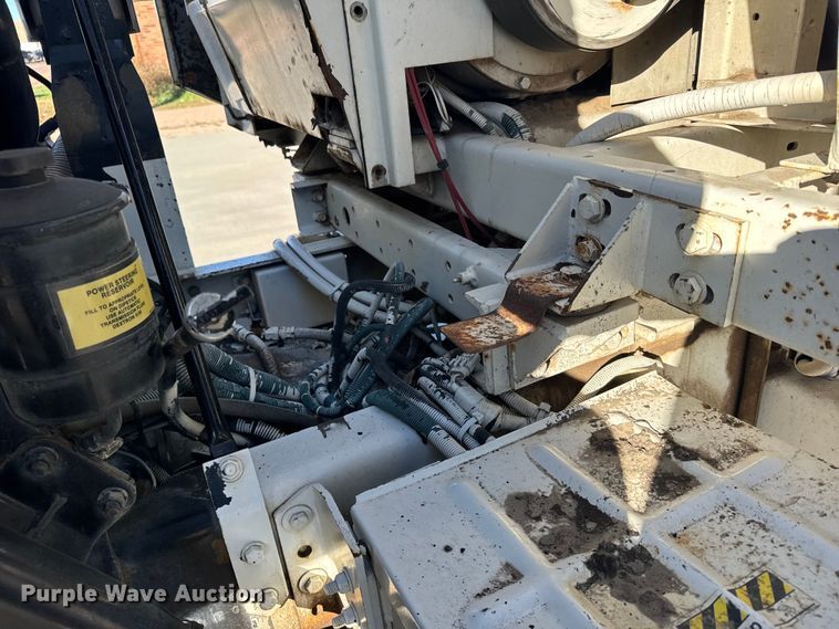 image for item EU6286 2000 Elgin Whirlwind street sweeper truck