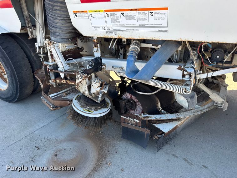 image for item EU6286 2000 Elgin Whirlwind street sweeper truck