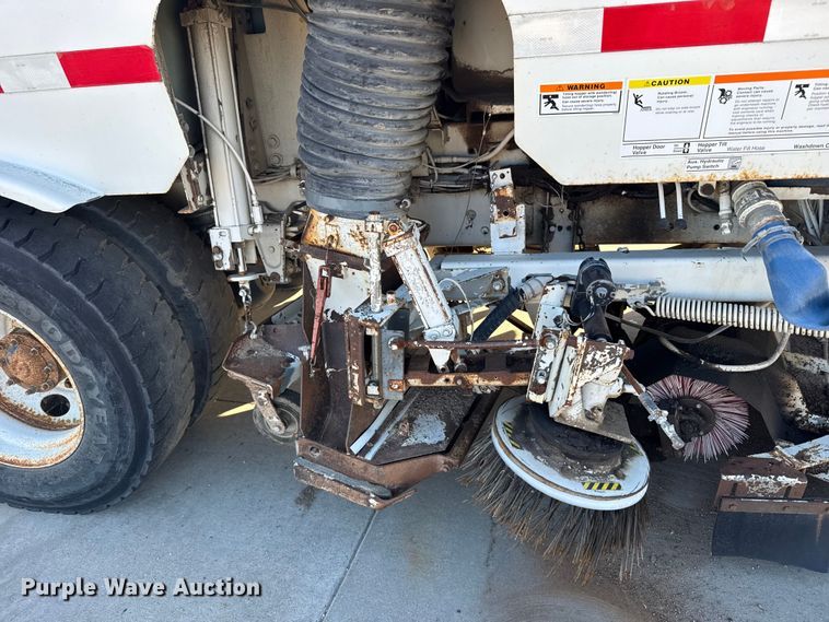 image for item EU6286 2000 Elgin Whirlwind street sweeper truck