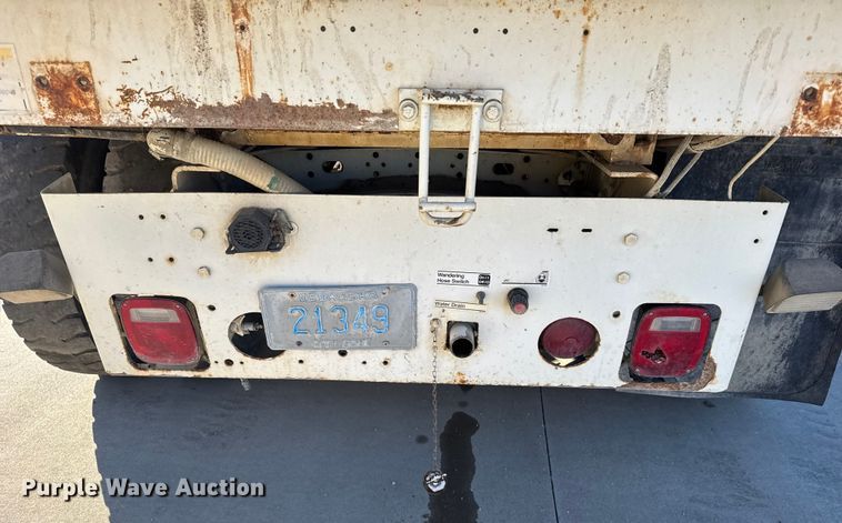 image for item EU6286 2000 Elgin Whirlwind street sweeper truck