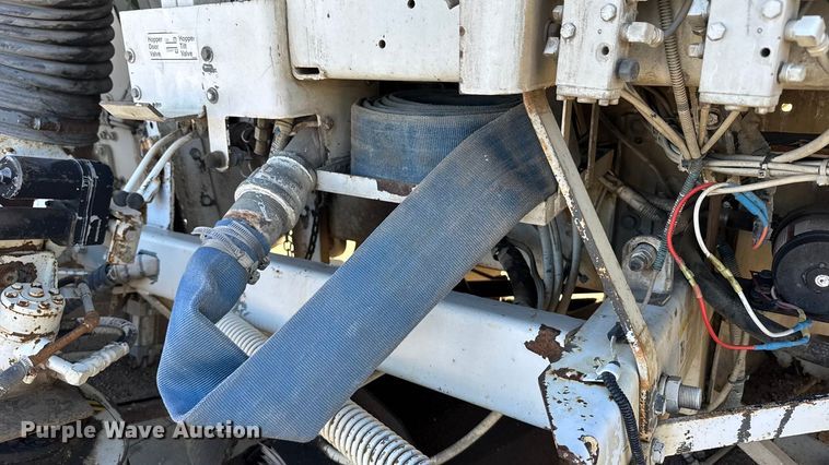 image for item EU6286 2000 Elgin Whirlwind street sweeper truck