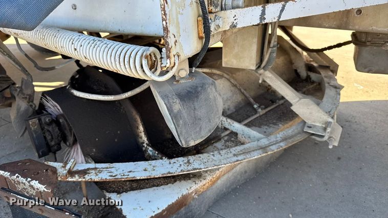 image for item EU6286 2000 Elgin Whirlwind street sweeper truck