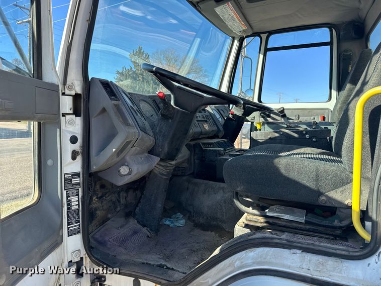 image for item EU6286 2000 Elgin Whirlwind street sweeper truck