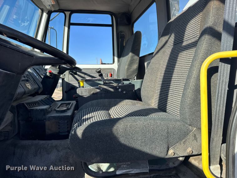 image for item EU6286 2000 Elgin Whirlwind street sweeper truck