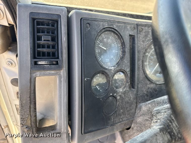 image for item EU6286 2000 Elgin Whirlwind street sweeper truck