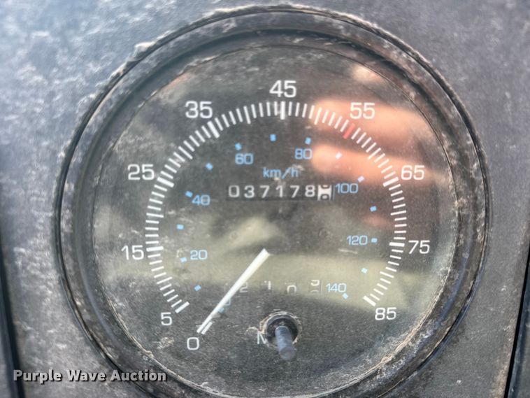 image for item EU6286 2000 Elgin Whirlwind street sweeper truck