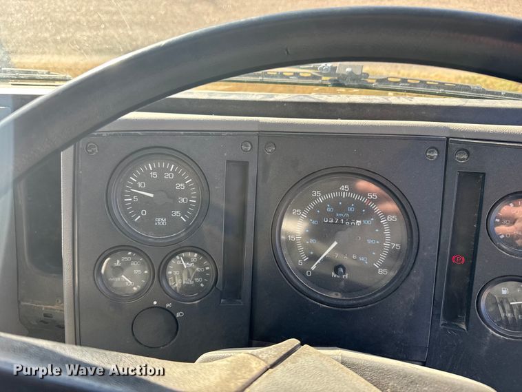 image for item EU6286 2000 Elgin Whirlwind street sweeper truck