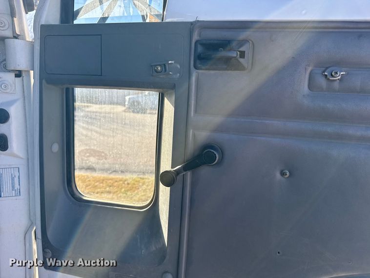 image for item EU6286 2000 Elgin Whirlwind street sweeper truck