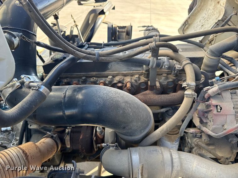 image for item EU6286 2000 Elgin Whirlwind street sweeper truck