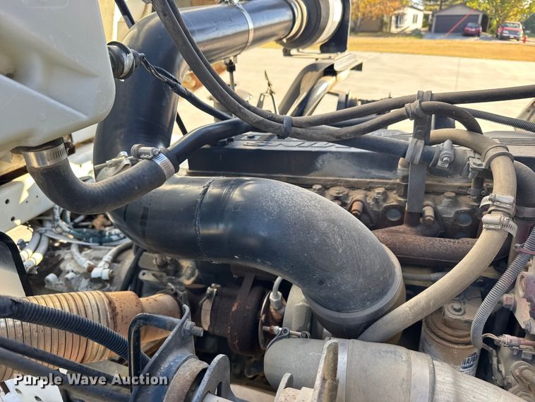 image for item EU6286 2000 Elgin Whirlwind street sweeper truck