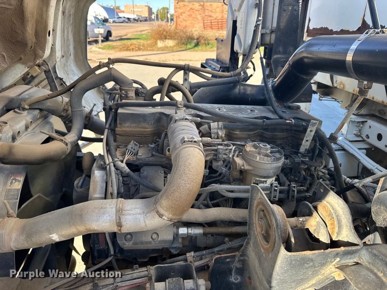 image for item EU6286 2000 Elgin Whirlwind street sweeper truck