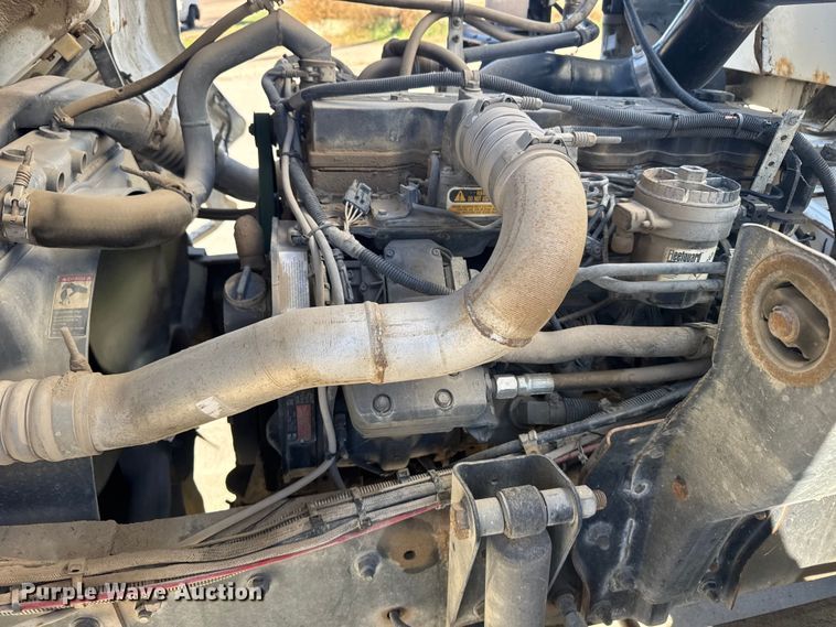 image for item EU6286 2000 Elgin Whirlwind street sweeper truck