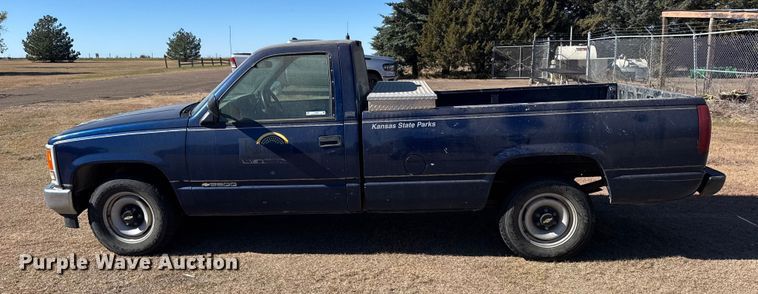 image for item EU6287 1994 Chevrolet C2500 pickup truck