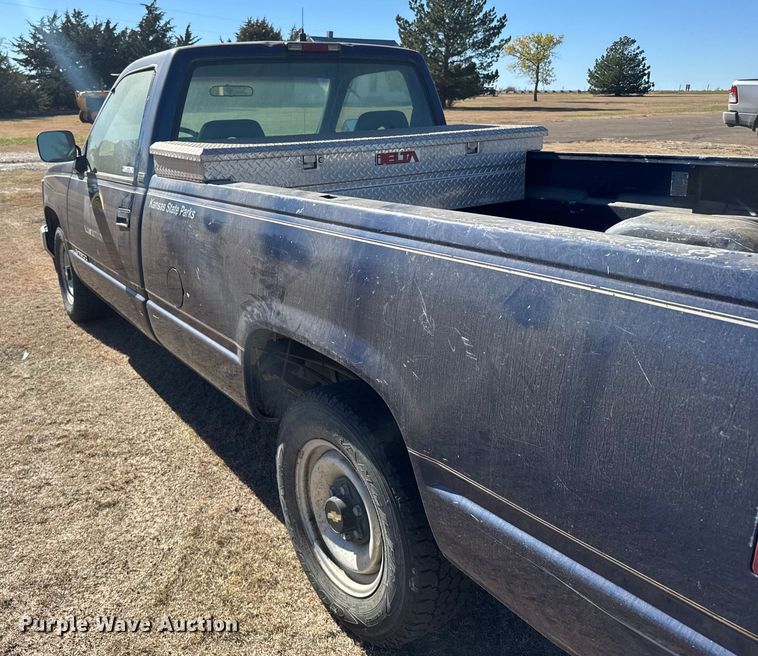 image for item EU6287 1994 Chevrolet C2500 pickup truck