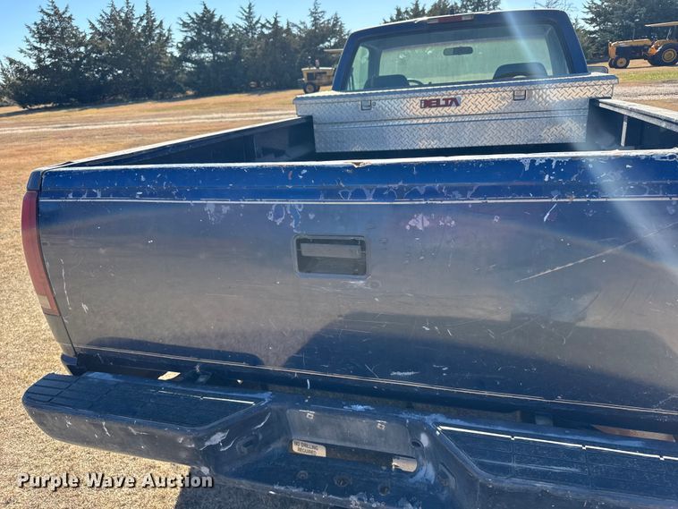 image for item EU6287 1994 Chevrolet C2500 pickup truck