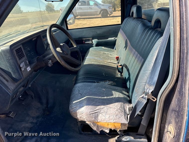 image for item EU6287 1994 Chevrolet C2500 pickup truck