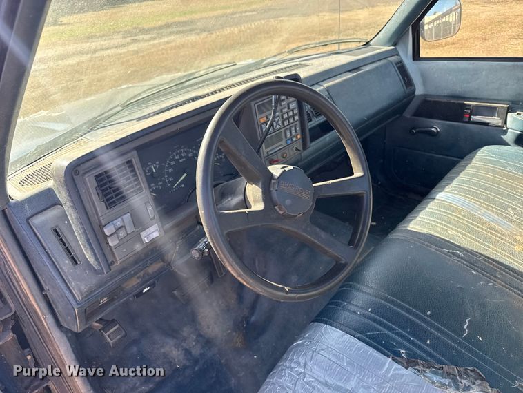 image for item EU6287 1994 Chevrolet C2500 pickup truck