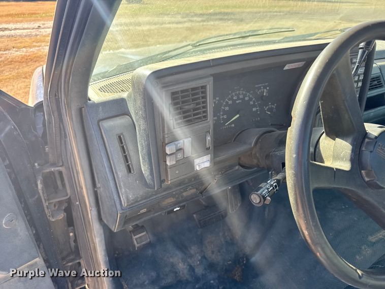 image for item EU6287 1994 Chevrolet C2500 pickup truck