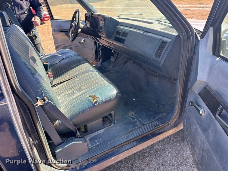 image for item EU6287 1994 Chevrolet C2500 pickup truck