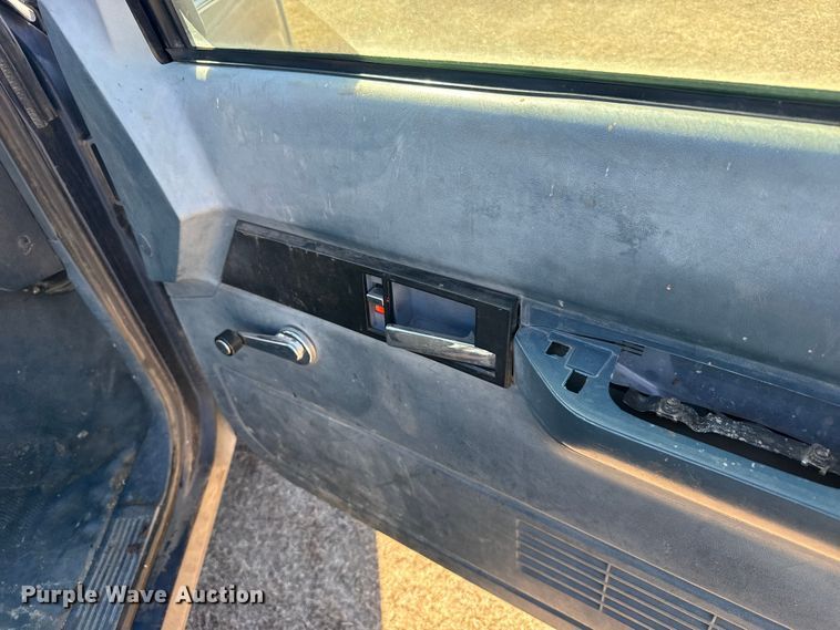 image for item EU6287 1994 Chevrolet C2500 pickup truck