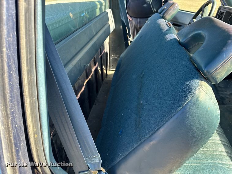 image for item EU6287 1994 Chevrolet C2500 pickup truck