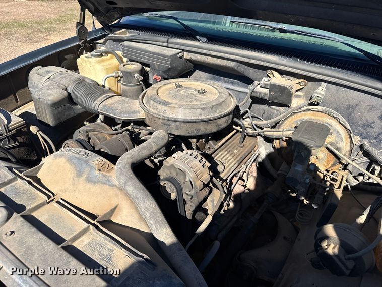 image for item EU6287 1994 Chevrolet C2500 pickup truck