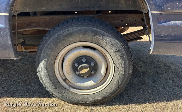 image for item EU6287 1994 Chevrolet C2500 pickup truck