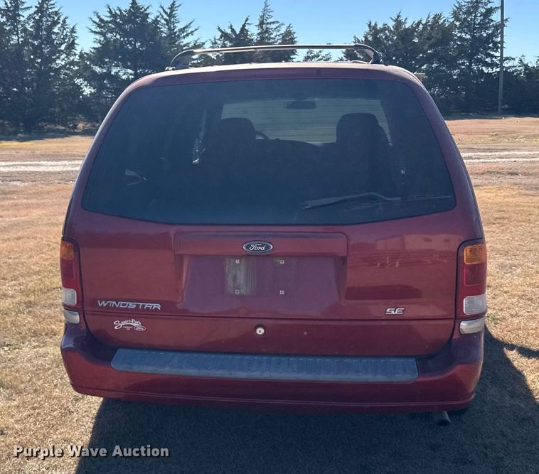 image for item EU6288 1999 Ford Windstar van