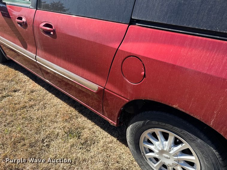 image for item EU6288 1999 Ford Windstar van