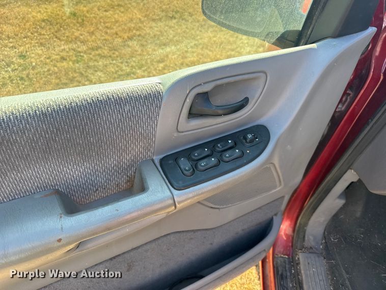 image for item EU6288 1999 Ford Windstar van