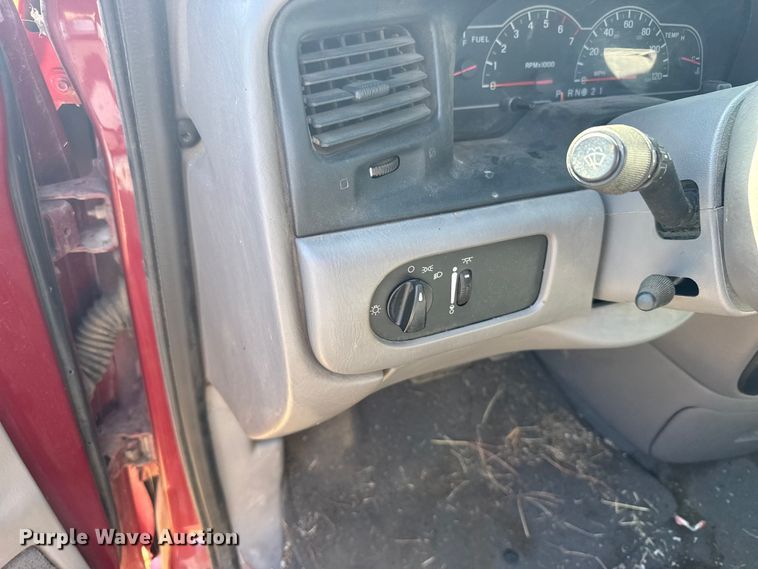 image for item EU6288 1999 Ford Windstar van