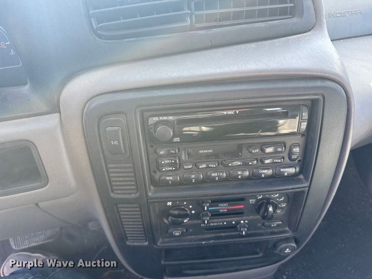 image for item EU6288 1999 Ford Windstar van
