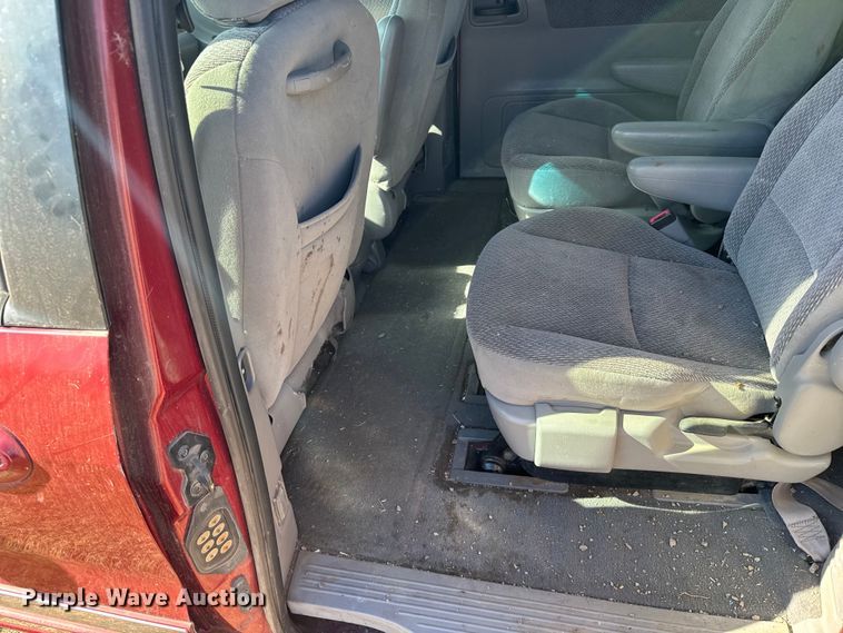 image for item EU6288 1999 Ford Windstar van