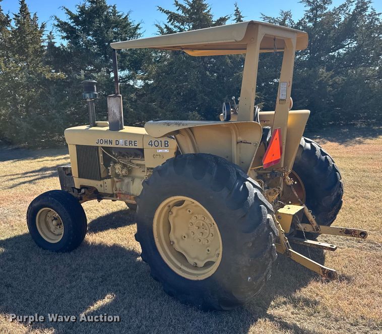 image for item EU6289 John Deere 401B tractor