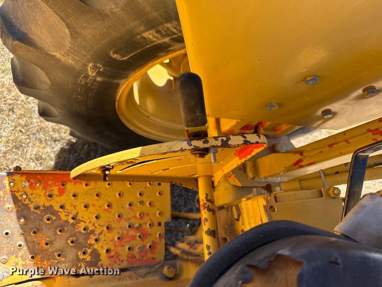 image for item EU6289 John Deere 401B tractor