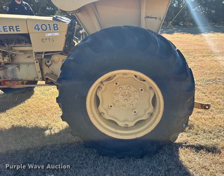 image for item EU6289 John Deere 401B tractor