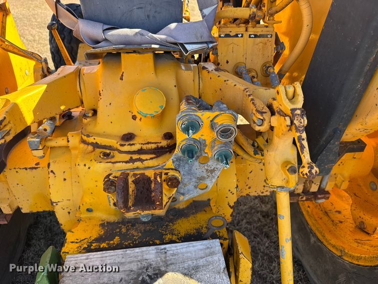 image for item EU6290 1990 John Deere 2355 tractor