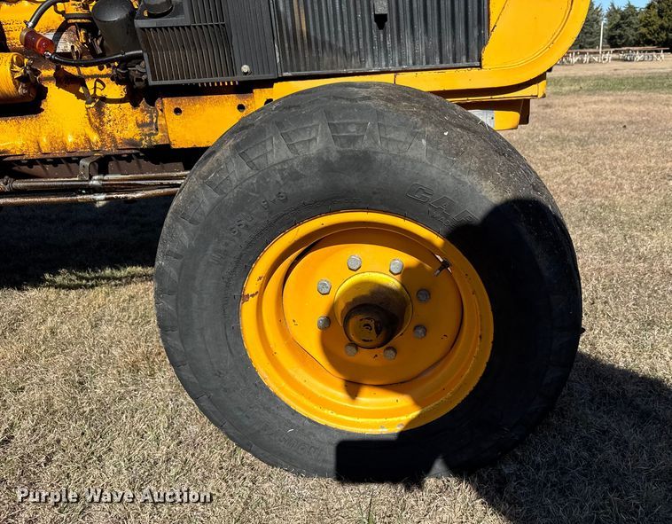 image for item EU6290 1990 John Deere 2355 tractor